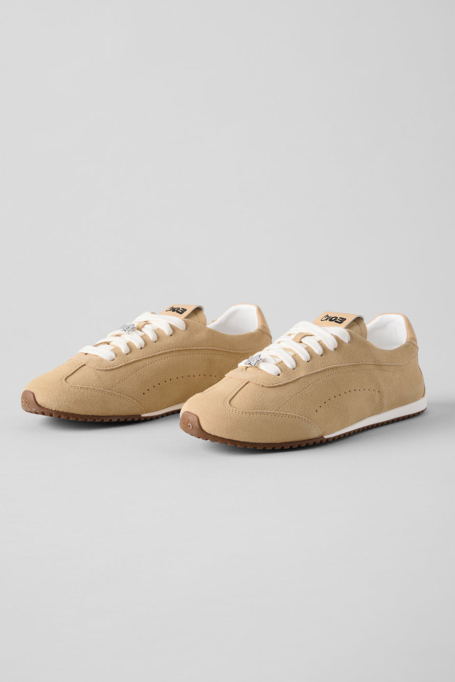 ALO Sunset Sneaker + Jisoo - Caramel Cream - Image 4