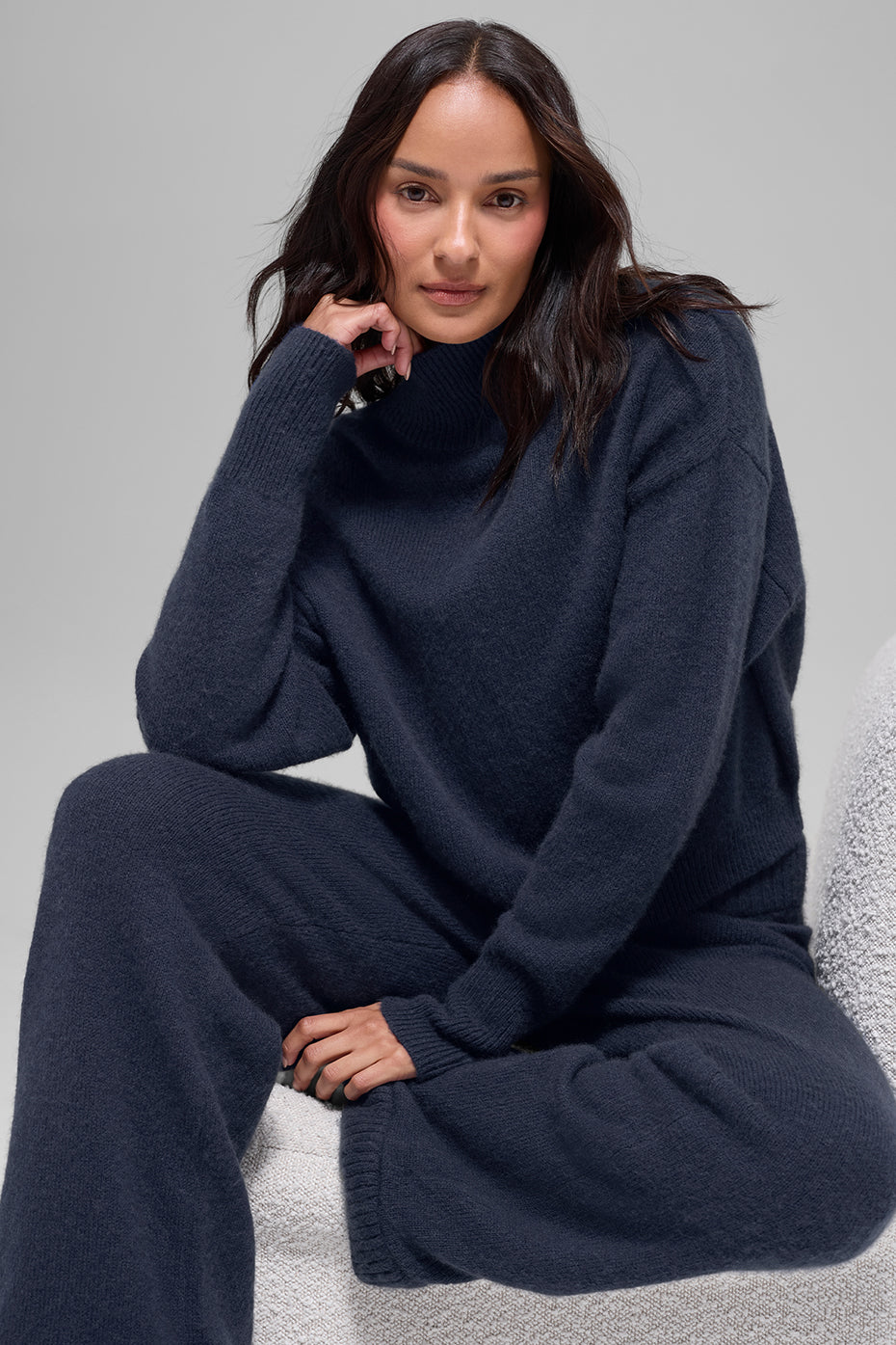 Wool Cashmere Cropped New Class Turtleneck Sweater - Navy - Image 4