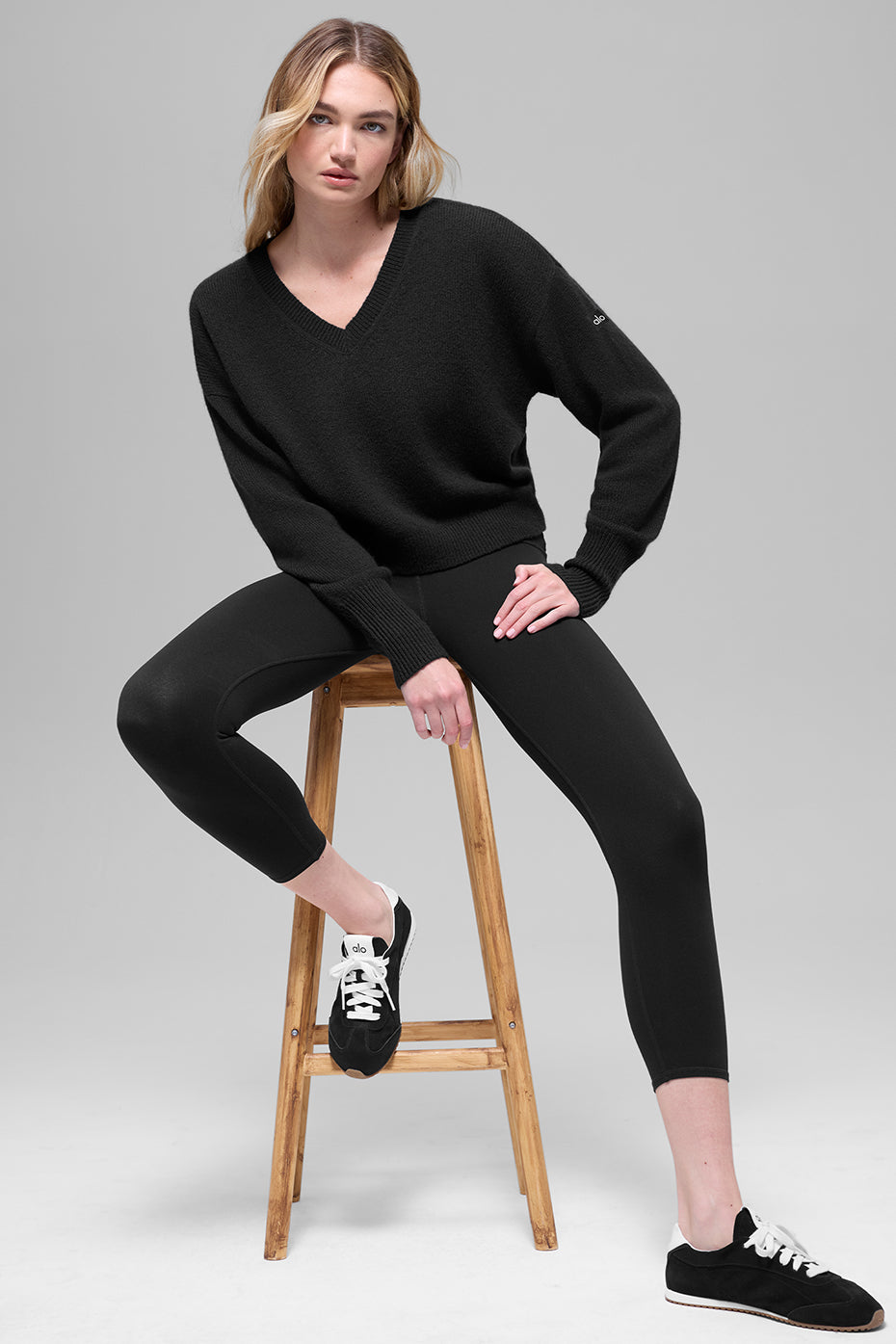 Wool Cashmere Cropped New Class V-Neck Sweater - Black - Image 3