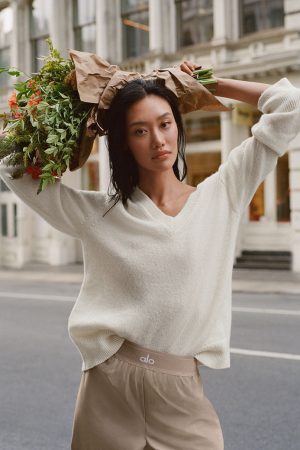 Wool Cashmere New Class Oversized V-Neck Sweater - Ivory