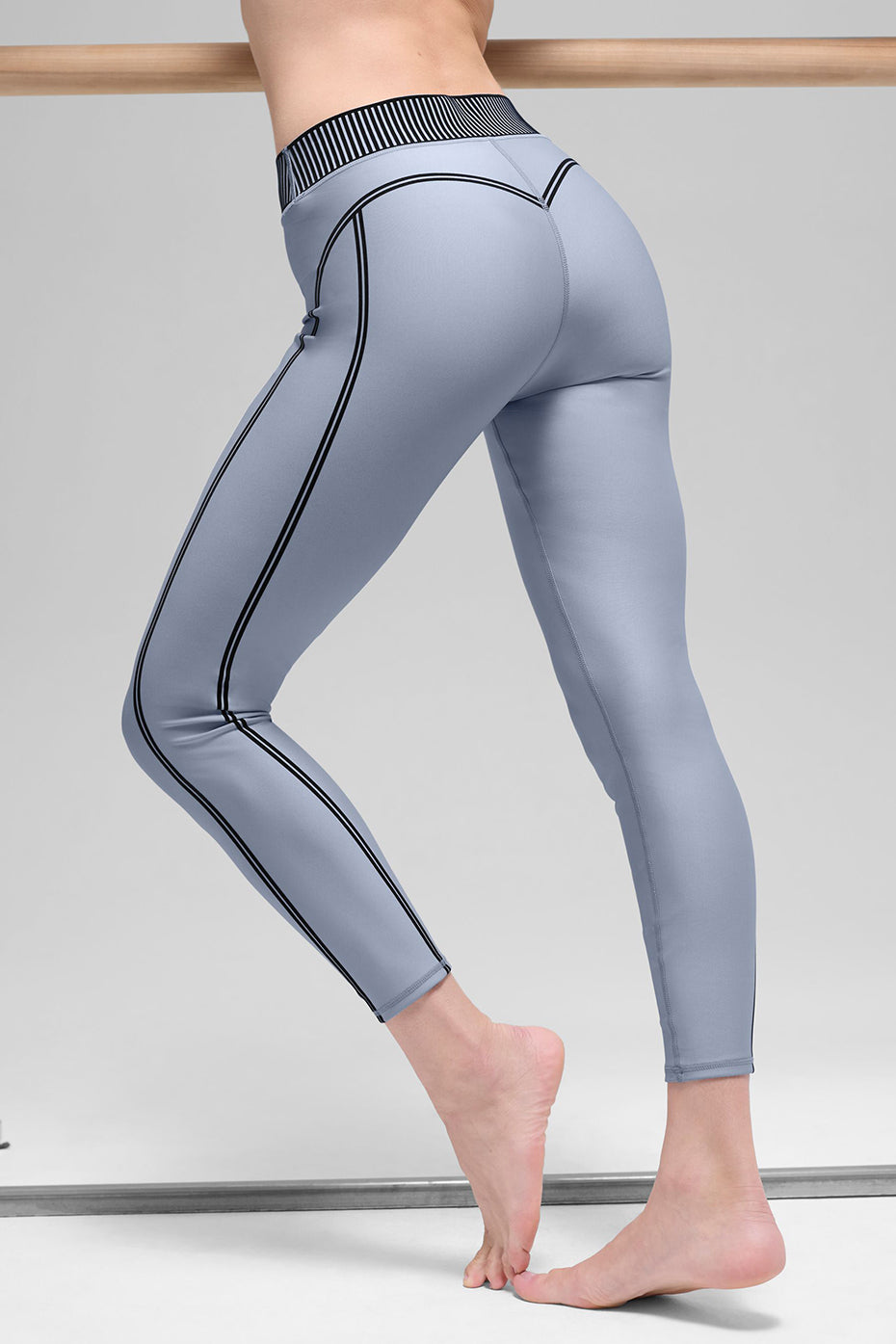 Airlift High-Waist 7/8 Line Up Legging - Winter Frost - Image 2