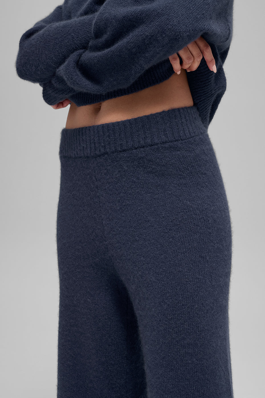 Wool Cashmere High-Waist New Class Wide Leg Pant - Navy - Image 3